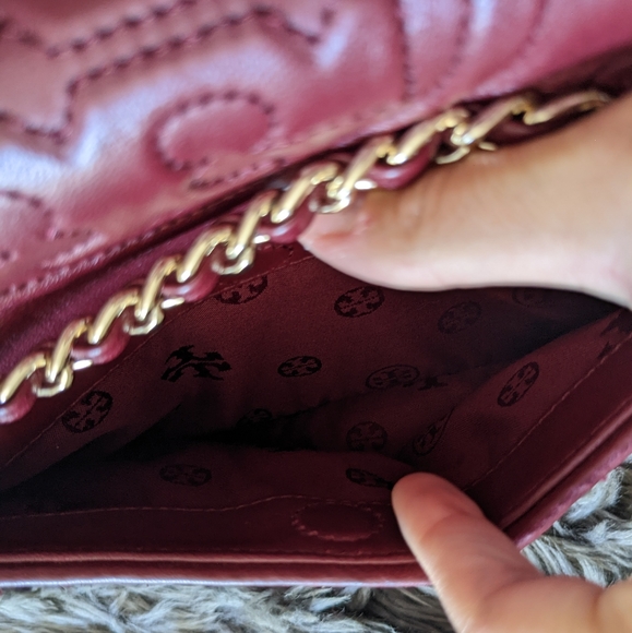 Tory Burch Crossbody Handbag. - Picture 8 of 15